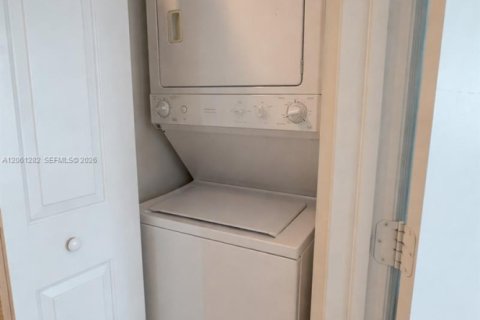Copropriété à louer à North Bay Village, Floride: 2 chambres, 116.22 m2 № 2273821 - photo 28