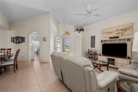 Villa ou maison à vendre à Davenport, Floride: 3 chambres, 143.26 m2 № 2431699 - photo 2