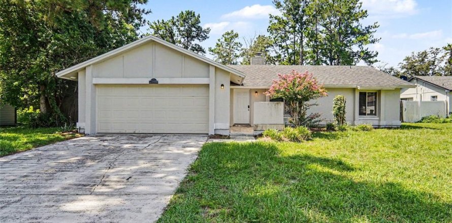 Villa ou maison à Winter Springs, Floride 3 chambres, 112.41 m2 № 2222824