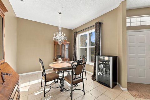 Condo in Sun City Center, Florida, 2 bedrooms № 2368813 - photo 15