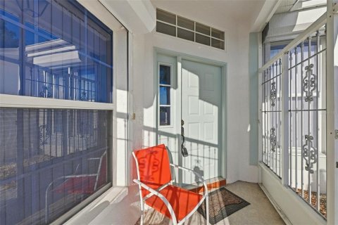 Condo in Sun City Center, Florida, 2 bedrooms № 2368813 - photo 5