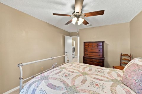 Condo in Sun City Center, Florida, 2 bedrooms № 2368813 - photo 26