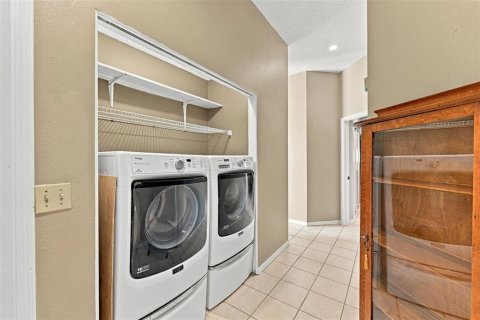 Condo in Sun City Center, Florida, 2 bedrooms № 2368813 - photo 18