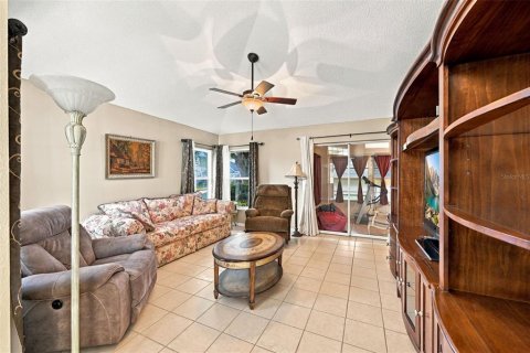 Condo in Sun City Center, Florida, 2 bedrooms № 2368813 - photo 6