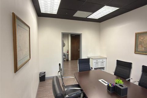Propiedad comercial en venta en Orlando, Florida № 2157719 - foto 4