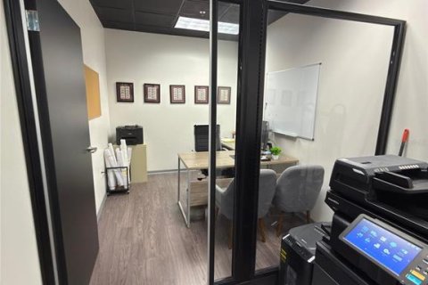 Propiedad comercial en venta en Orlando, Florida № 2157719 - foto 11
