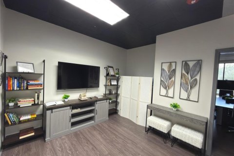 Propiedad comercial en venta en Orlando, Florida № 2157719 - foto 7