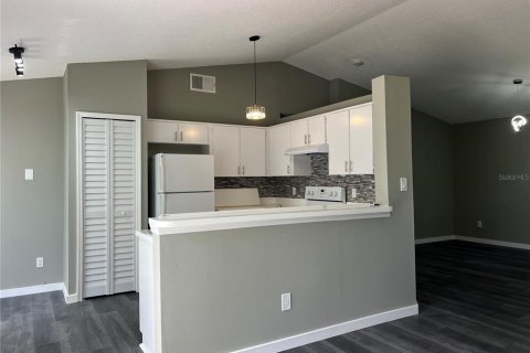 Touwnhouse à louer à Kissimmee, Floride: 3 chambres, 112.41 m2 № 2406441 - photo 3