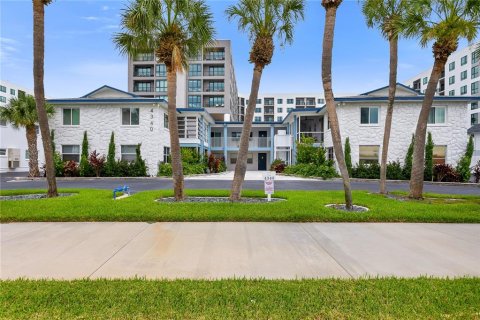 Condo in Saint Petersburg, Florida, 1 bedroom  № 1902085 - photo 13
