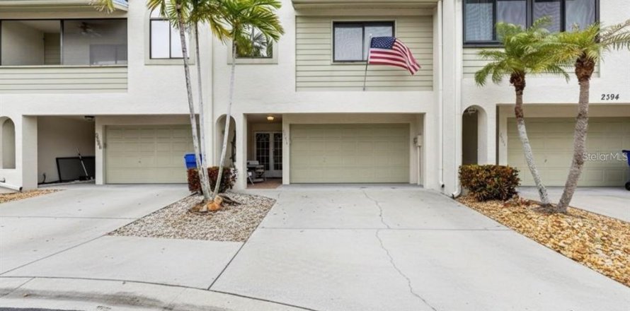 Touwnhouse à Dunedin, Floride 3 chambres, 190.45 m2 № 2430454