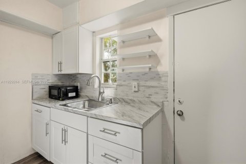 Снять в аренду квартиру в Майами, Флорида 55.74м2, № 1991119 - фото 8