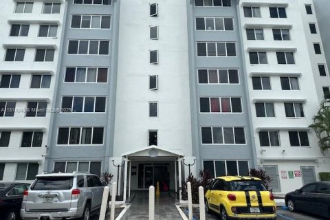 Condo à Miami, Floride, 1 chambre  № 2013459