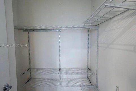 Copropriété à louer à Miami, Floride: 2 chambres, 86.58 m2 № 2169959 - photo 11