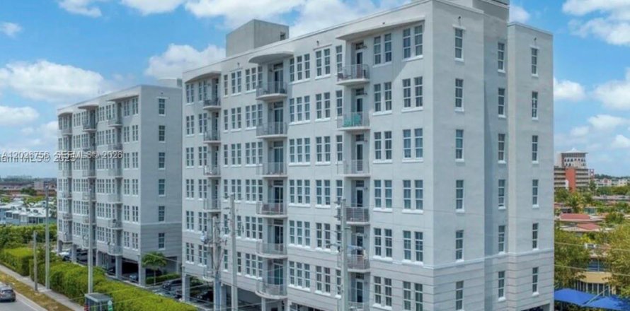 Condo à Miami, Floride, 2 chambres  № 2169959