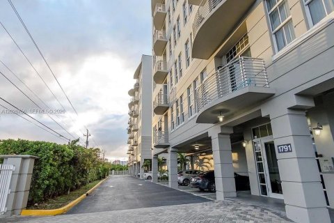 Copropriété à louer à Miami, Floride: 2 chambres, 86.58 m2 № 2169959 - photo 16