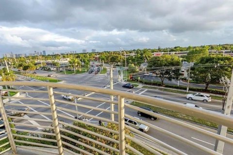 Copropriété à louer à Miami, Floride: 2 chambres, 86.58 m2 № 2169959 - photo 15