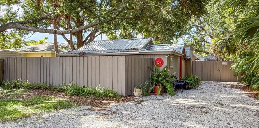 Villa ou maison à Sarasota, Floride 4 chambres, 69.86 m2 № 1877238