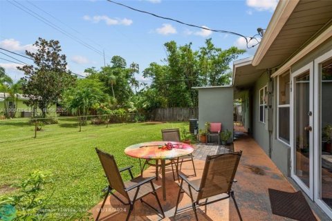 Villa ou maison à vendre à Wilton Manors, Floride: 3 chambres, 115.94 m2 № 1966225 - photo 12