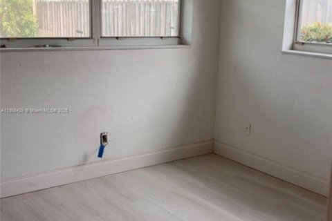 Villa ou maison à vendre à Wilton Manors, Floride: 3 chambres, 115.94 m2 № 1966225 - photo 5