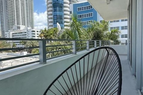 Condominio en venta en Miami Beach, Florida, 1 dormitorio, 39.76 m2 № 1861748 - foto 2
