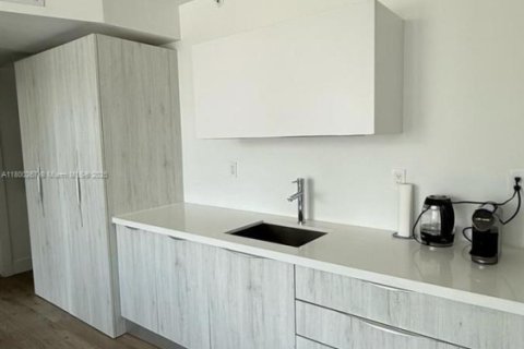 Condominio en venta en Miami Beach, Florida, 1 dormitorio, 39.76 m2 № 1861748 - foto 1