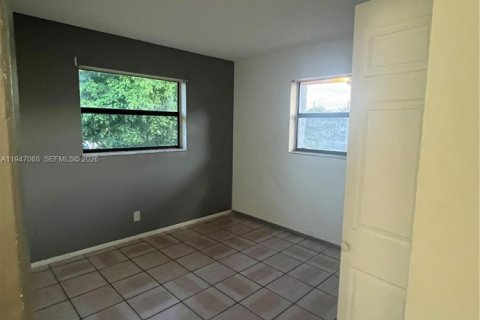 Condominio en venta en Coral Springs, Florida, 2 dormitorios, 88.26 m2 № 2152935 - foto 6