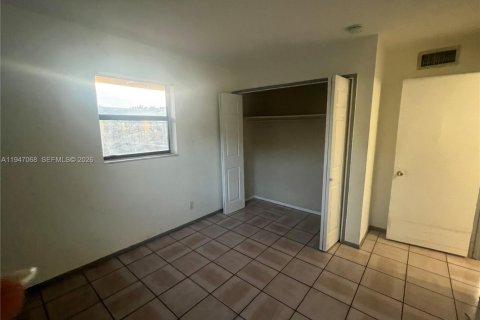 Condominio en venta en Coral Springs, Florida, 2 dormitorios, 88.26 m2 № 2152935 - foto 9