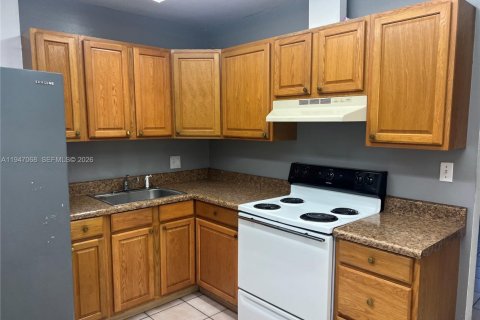 Condominio en venta en Coral Springs, Florida, 2 dormitorios, 88.26 m2 № 2152935 - foto 2