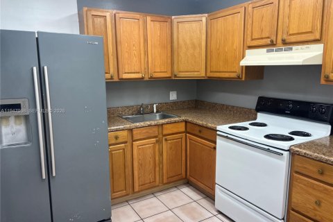 Condominio en venta en Coral Springs, Florida, 2 dormitorios, 88.26 m2 № 2152935 - foto 3