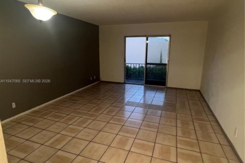 Condominio en venta en Coral Springs, Florida, 2 dormitorios, 88.26 m2 № 2152935 - foto 7