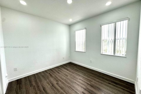 Купить кондоминиум в Майами, Флорида 2 спальни, 111.95м2, № 1948574 - фото 13