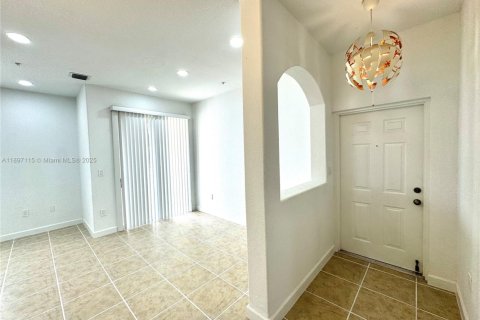 Купить кондоминиум в Майами, Флорида 2 спальни, 111.95м2, № 1948574 - фото 22