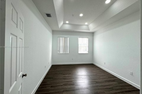 Купить кондоминиум в Майами, Флорида 2 спальни, 111.95м2, № 1948574 - фото 12