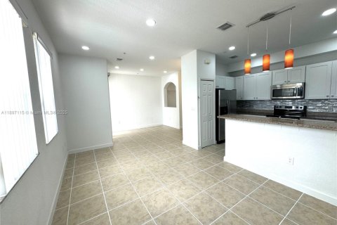 Купить кондоминиум в Майами, Флорида 2 спальни, 111.95м2, № 1948574 - фото 21