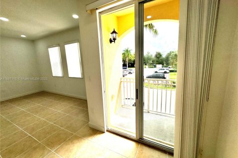 Купить кондоминиум в Майами, Флорида 2 спальни, 111.95м2, № 1948574 - фото 6