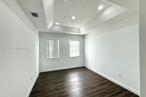 Купить кондоминиум в Майами, Флорида 2 спальни, 111.95м2, № 1948574 - фото 27