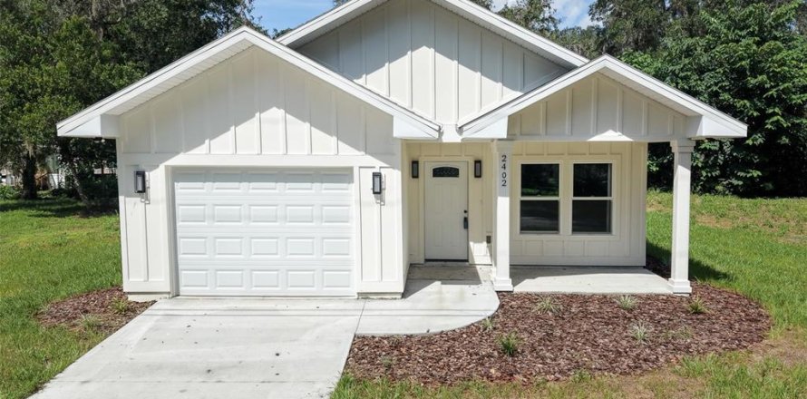 House in Gainesville, Florida 3 bedrooms, 115.29 sq.m. № 2224976