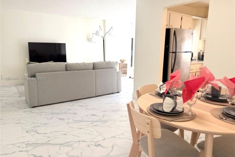 Снять в аренду кондоминиум в Санни-Айлс-Бич, Флорида 1 спальня, 71.26м2, № 1992568 - фото 9