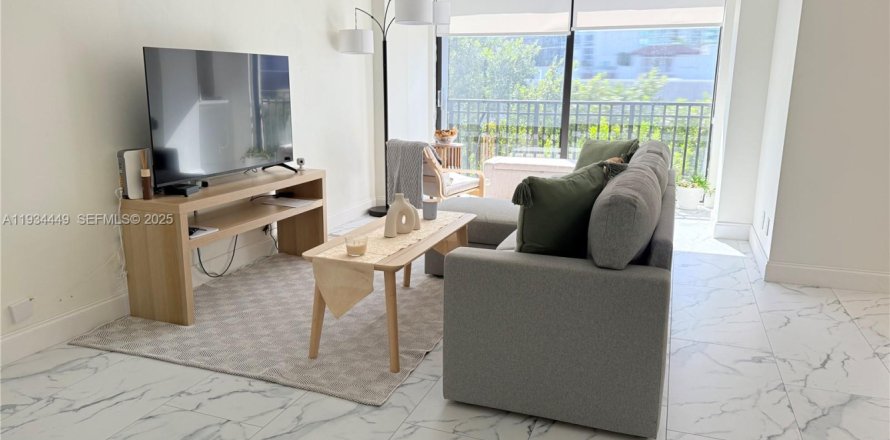 Кондоминиум с 1 спальней в Санни-Айлс-Бич, Флорида № 1992568