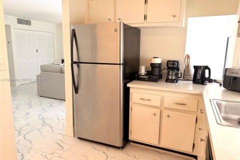 Снять в аренду кондоминиум в Санни-Айлс-Бич, Флорида 1 спальня, 71.26м2, № 1992568 - фото 4