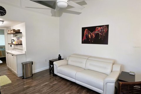 Condo in Lutz, Florida, 1 bedroom № 2198351 - photo 5