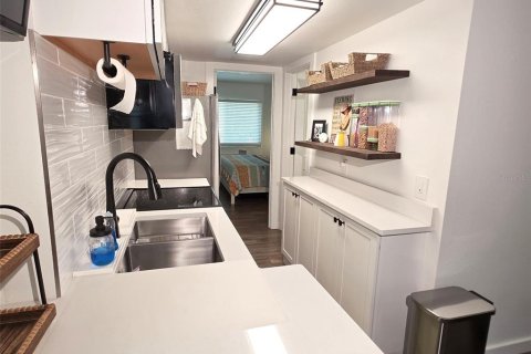 Condo in Lutz, Florida, 1 bedroom № 2198351 - photo 10