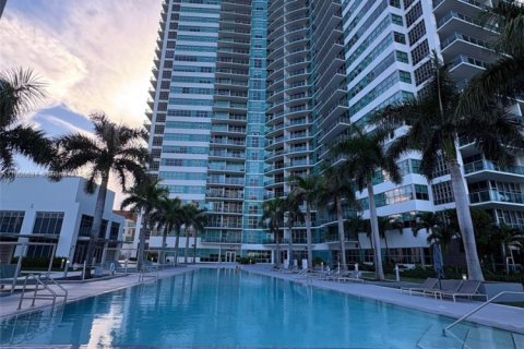 Condo in Miami, Florida, 1 bedroom  № 1892104 - photo 15