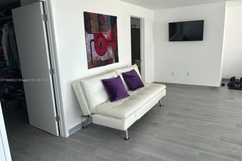 Condo in Miami, Florida, 1 bedroom  № 1892104 - photo 4