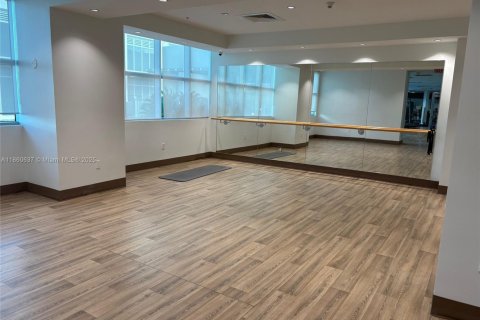 Condo in Miami, Florida, 1 bedroom  № 1892104 - photo 14