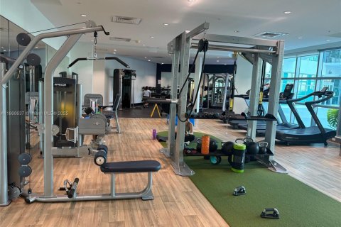 Condo in Miami, Florida, 1 bedroom  № 1892104 - photo 12