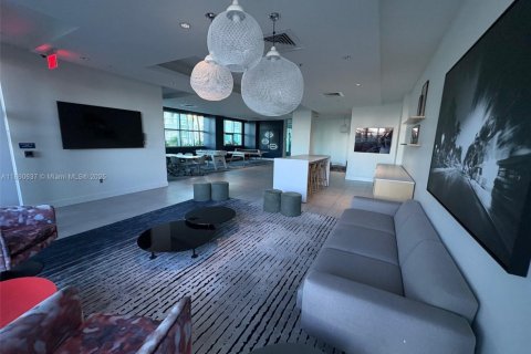 Condo in Miami, Florida, 1 bedroom  № 1892104 - photo 23
