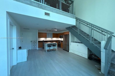 Condo in Miami, Florida, 1 bedroom  № 1892104 - photo 9