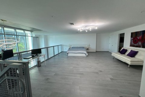 Condo in Miami, Florida, 1 bedroom  № 1892104 - photo 5