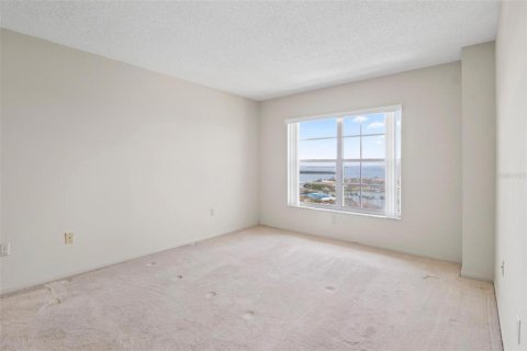 Condo in Saint Petersburg, Florida, 1 bedroom  № 1673633 - photo 13